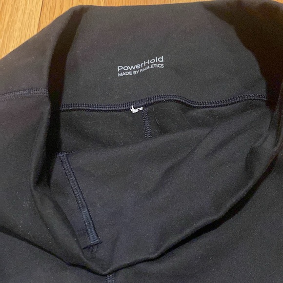 Fabletics power hold capris - Picture 4 of 4